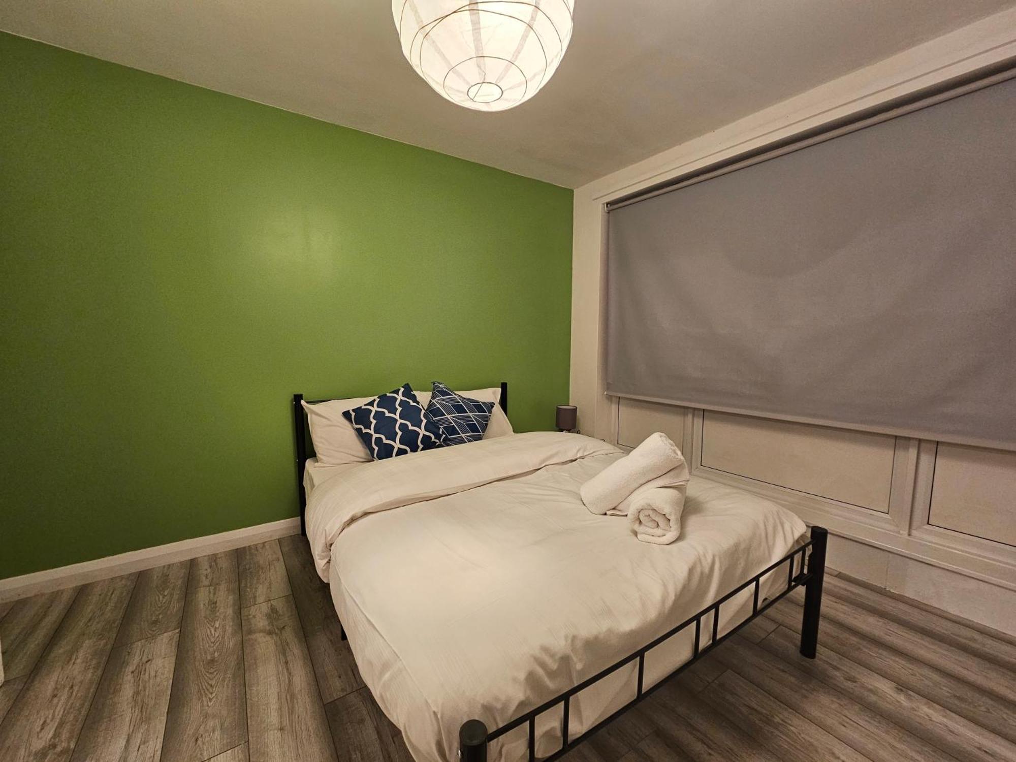 London Mile End Rooms Exterior photo