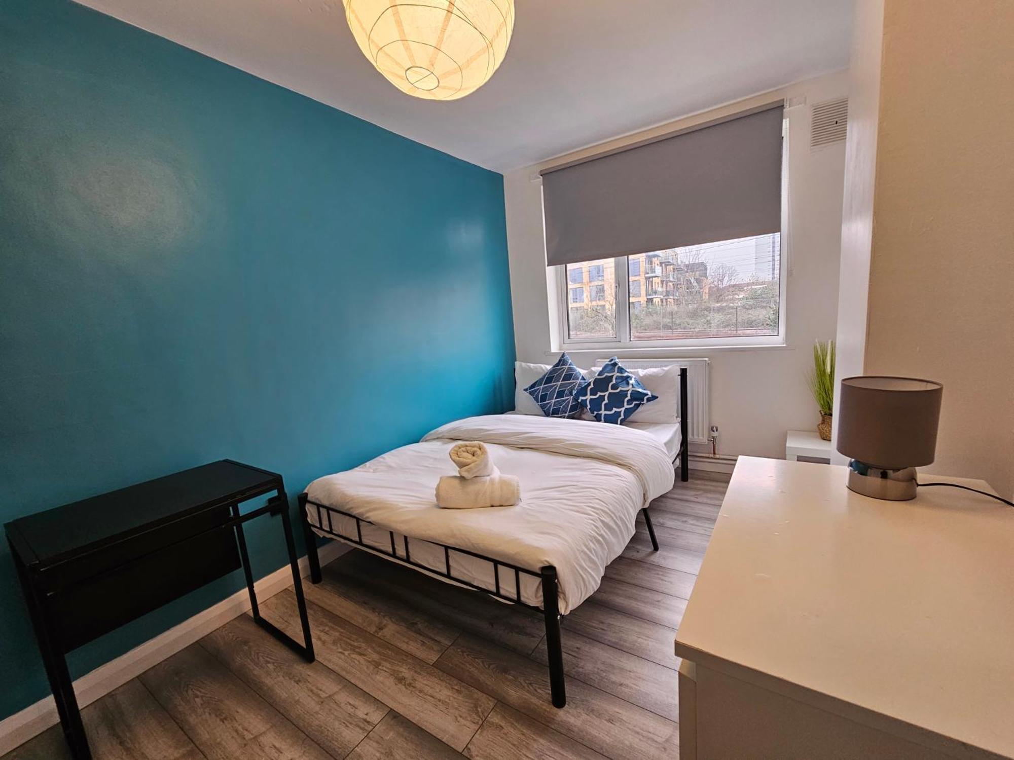 London Mile End Rooms Exterior photo