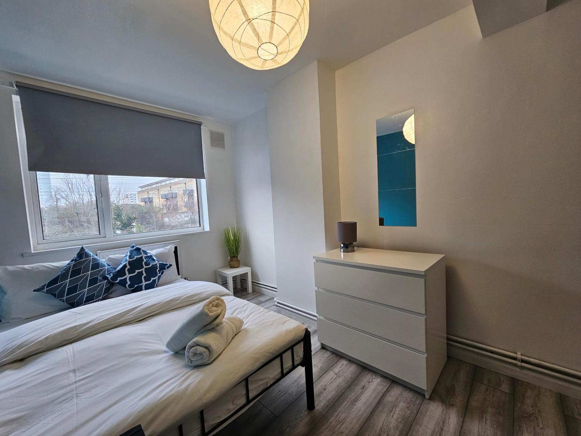 London Mile End Rooms Exterior photo